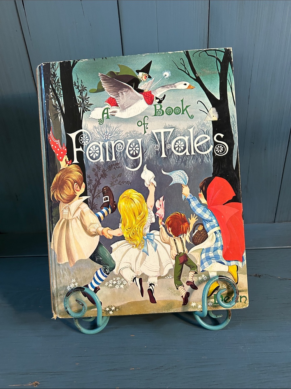 Vintage 1977 A Book of Fairy Tales - Classic Kids Storybook (Blue, Red, White)